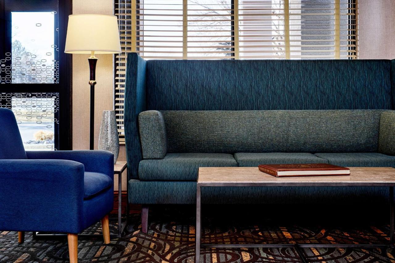 Hampton Inn Лонгмонт Экстерьер фото