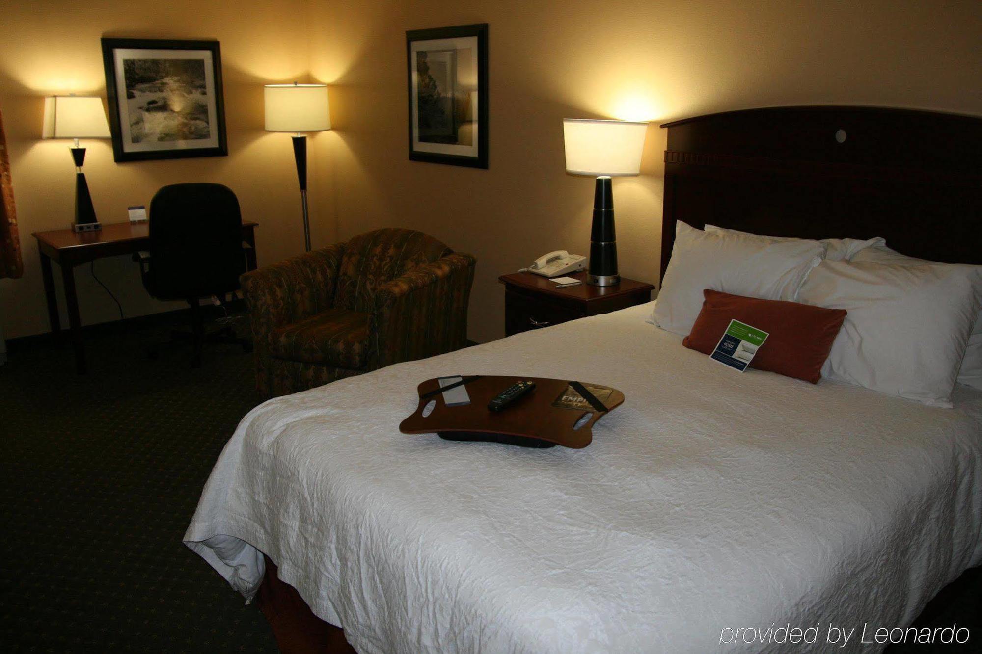 Hampton Inn Лонгмонт Номер фото